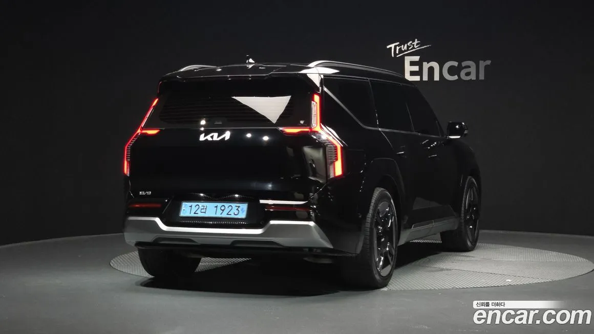Kia EV9 2024 из KR, фото 2