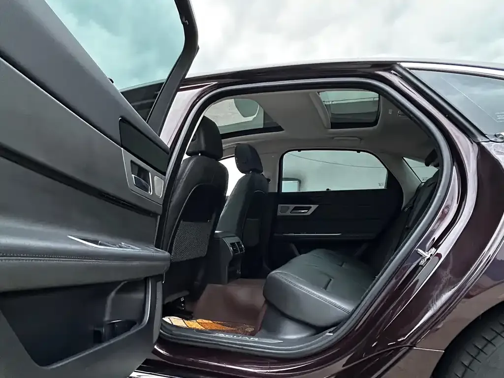 Jaguar XFL 2021 из CN, фото 10