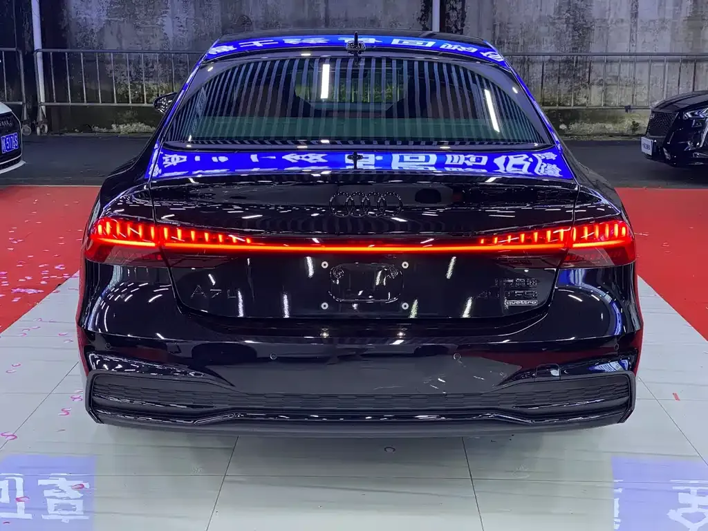 Audi A7L 2023 из CN, фото 4