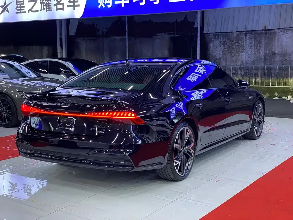 Audi A7L 2023 из CN, фото 5