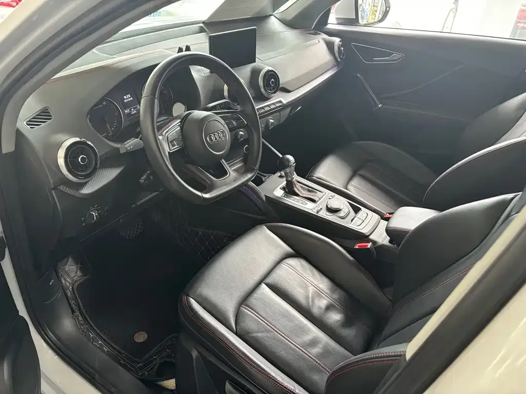 Audi Q2L 2023 из CN, фото 5