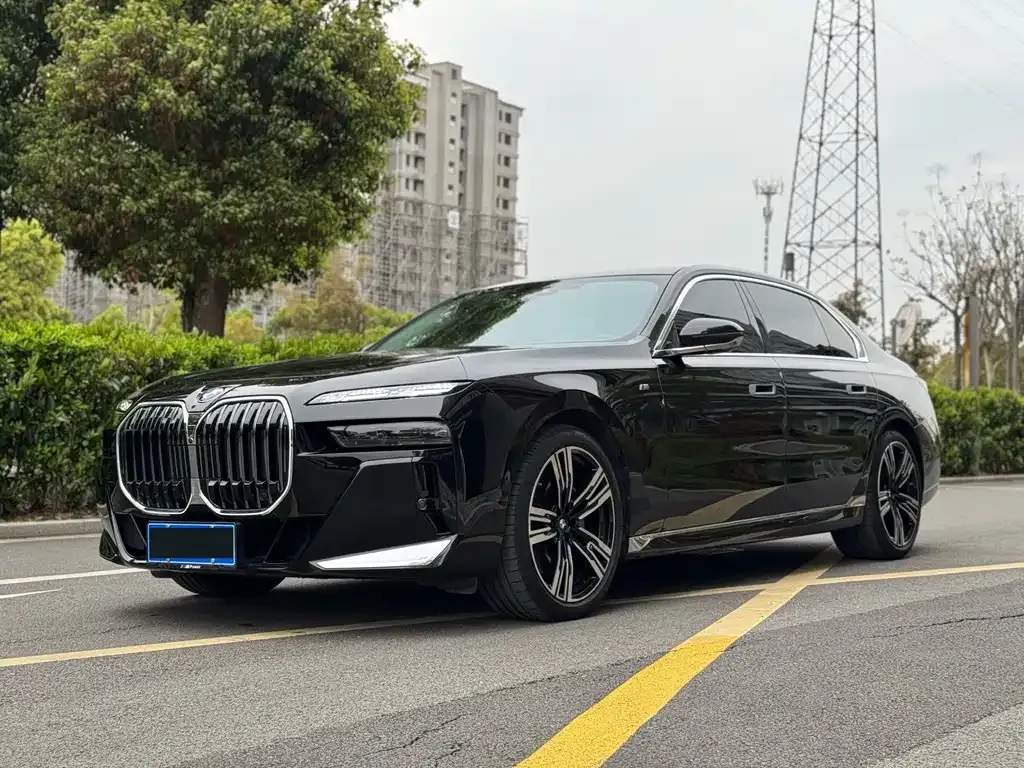 BMW 7 Series 2024 из CN, фото 1