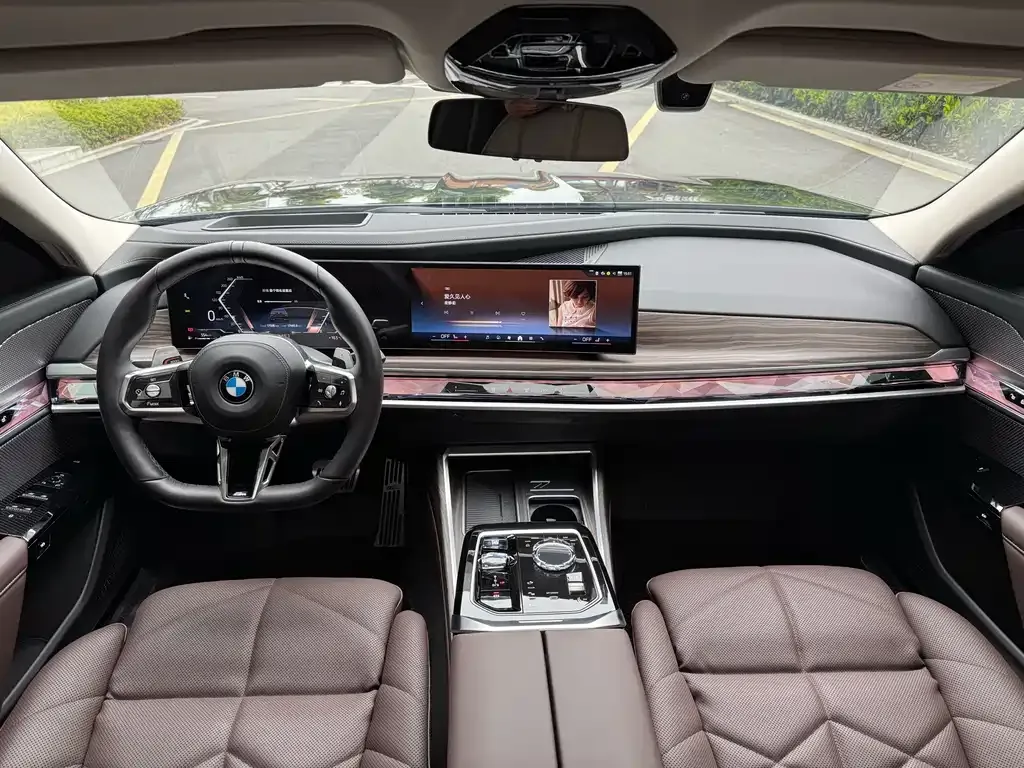 BMW 7 Series 2024 из CN, фото 7