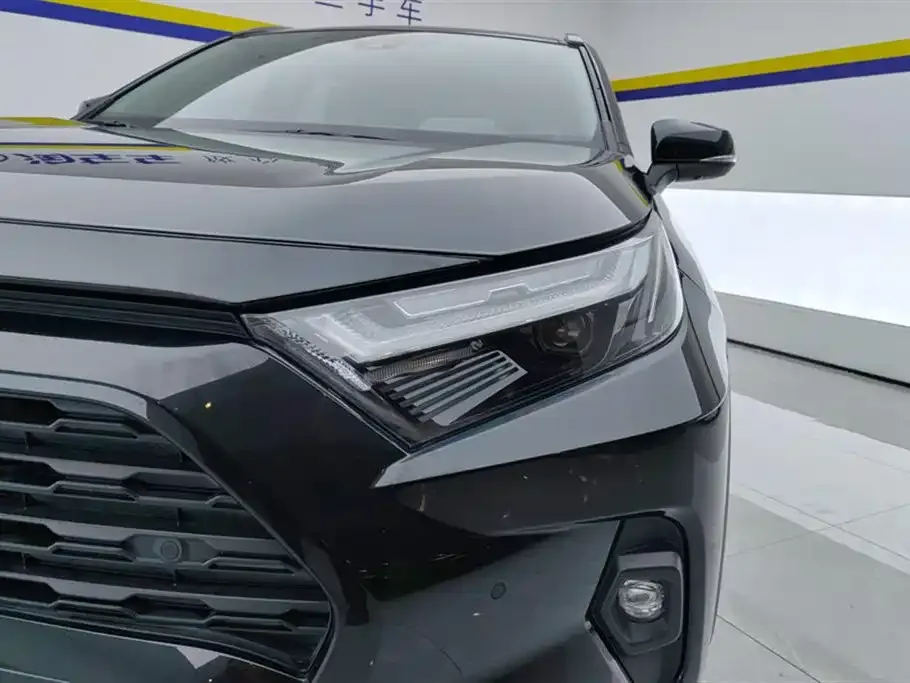Toyota RAV4 2023 из CN, фото 5