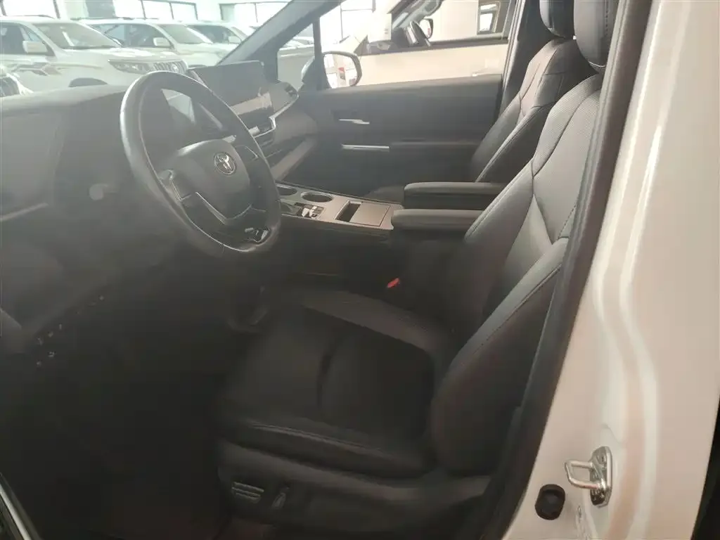 Toyota Sienna 2023 из CN, фото 10