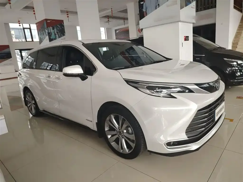 Toyota Sienna 2023 из CN, фото 8
