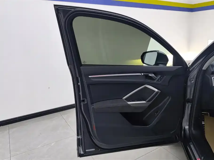 Audi Q3 2022 из CN, фото 7