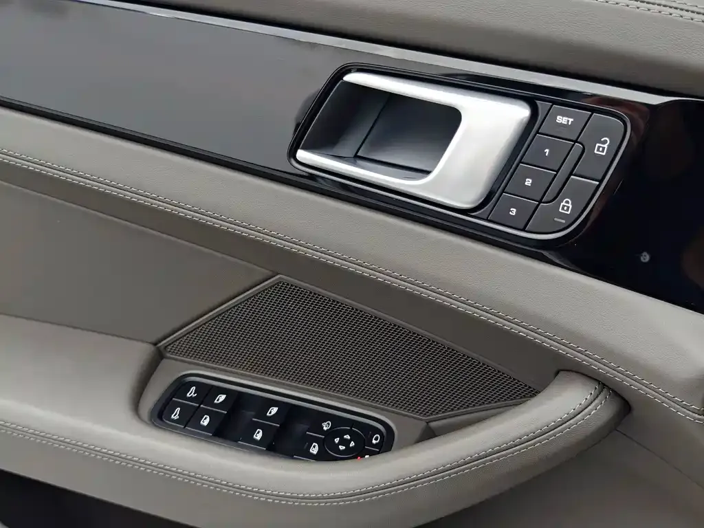 Porsche Panamera 2023 из CN, фото 6