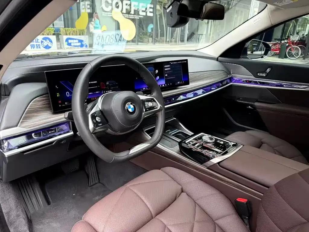 BMW 7 Series 2023 из CN, фото 6
