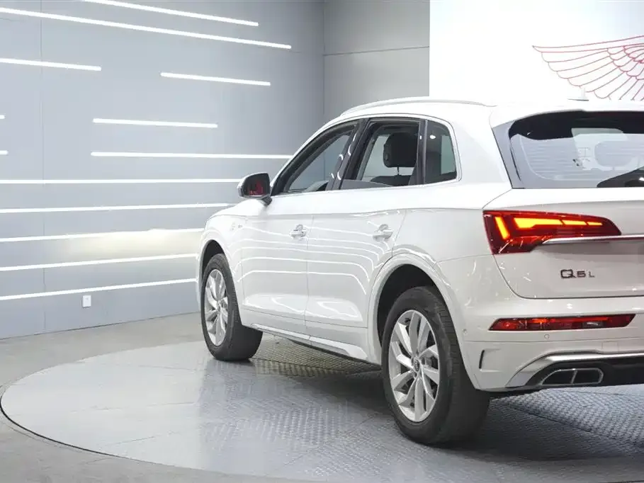 Audi Q5L 2021 из CN, фото 3