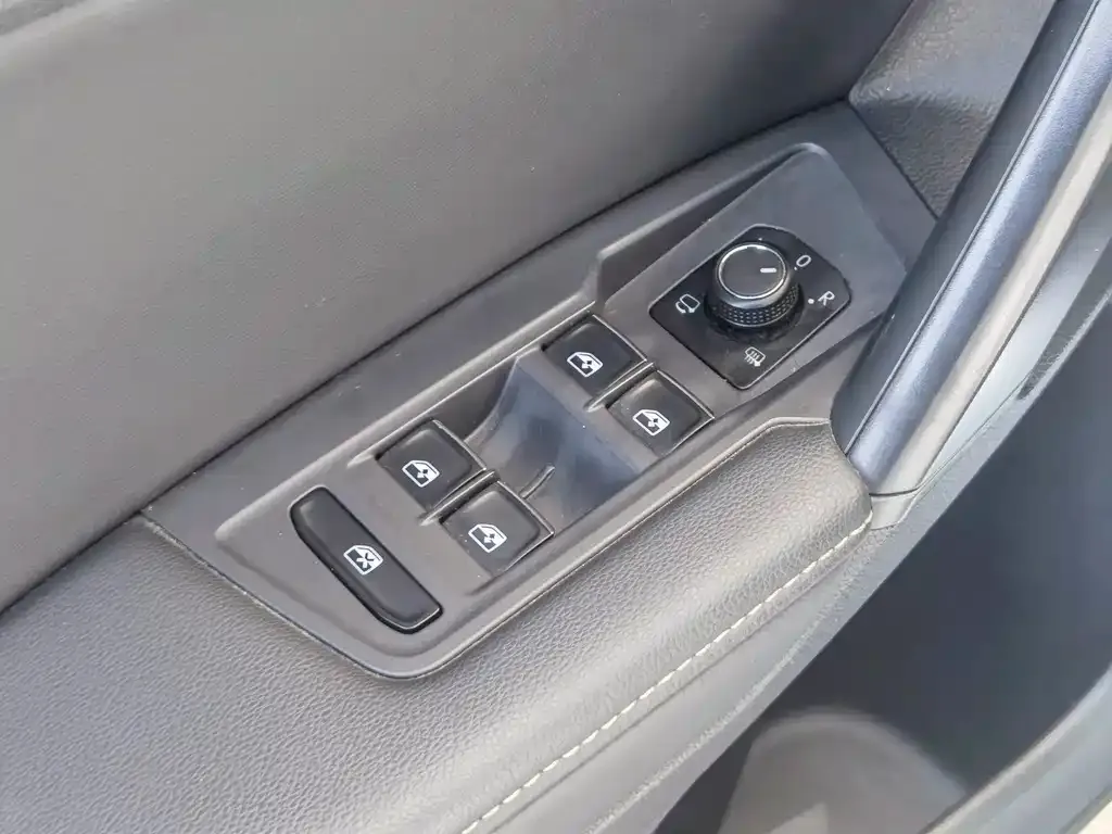Volkswagen Tiguan L 2021 из CN, фото 10
