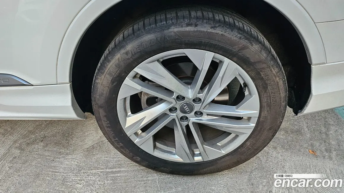 Audi Q7 2021 из KR, фото 10