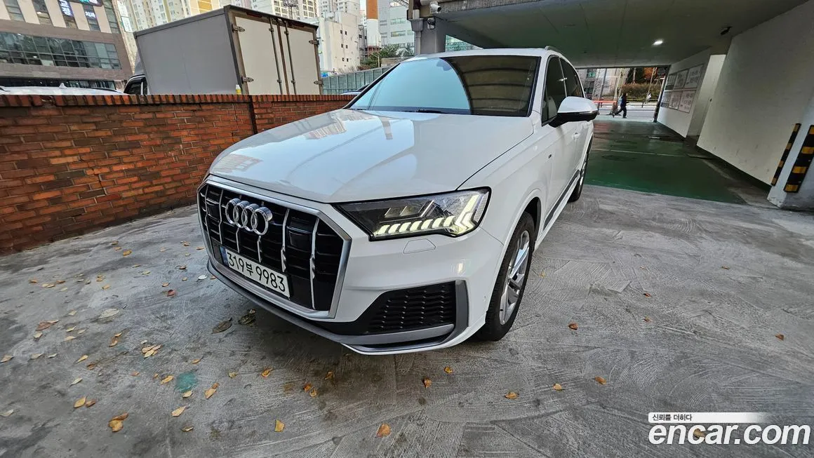 Audi Q7 2021 из KR, фото 2