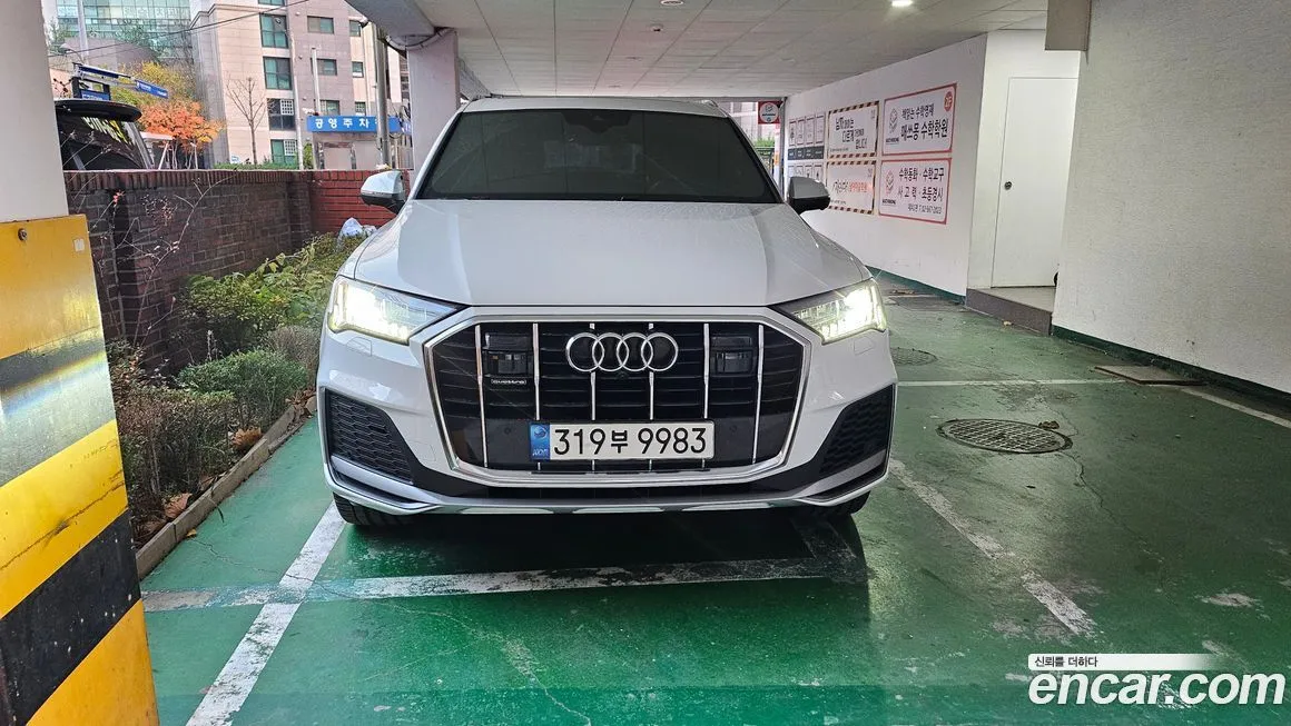 Audi Q7 2021 из KR, фото 3