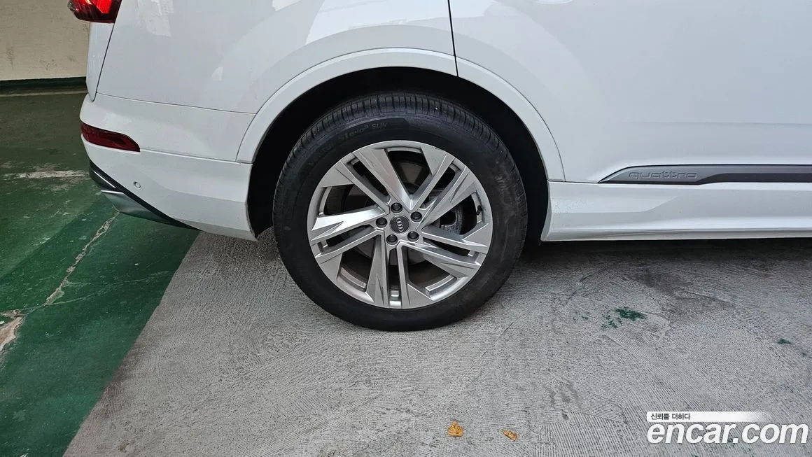 Audi Q7 2021 из KR, фото 8