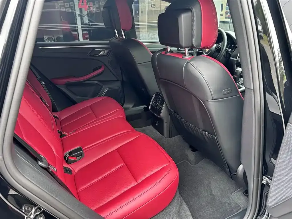 Porsche Macan 2024 из CN, фото 2