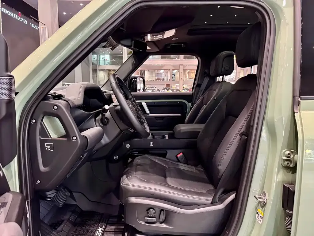 Land Rover Defender 2023 из CN, фото 4