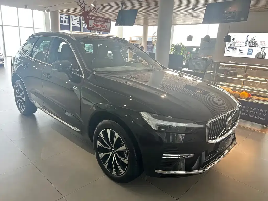 Volvo XC60 2024 из CN, фото 2