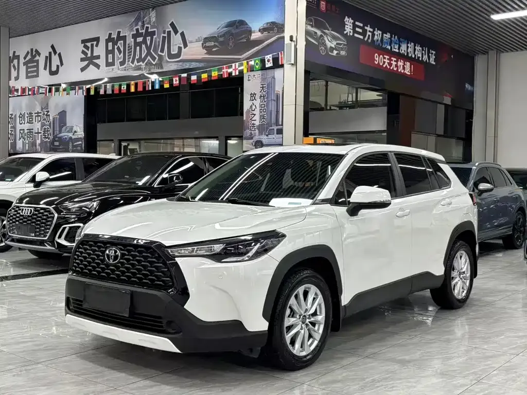 Toyota Corolla Cross 2022 из CN, фото 1