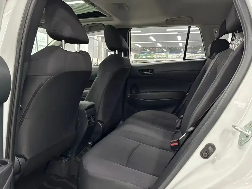 Toyota Corolla Cross 2022 из CN, фото 7