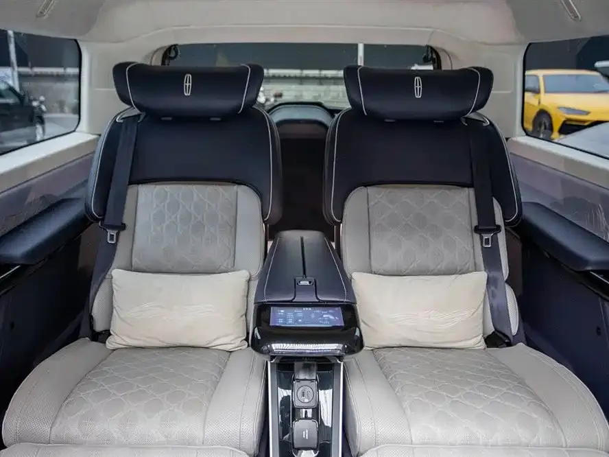 Lincoln Navigator One 2023 из CN, фото 10