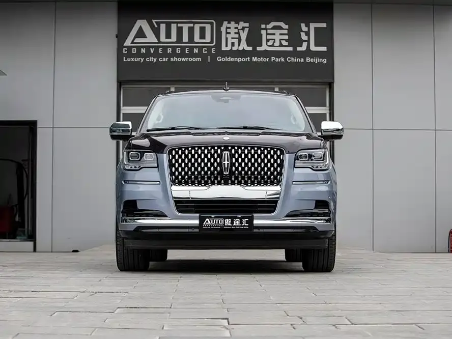 Lincoln Navigator One 2023 из CN, фото 2