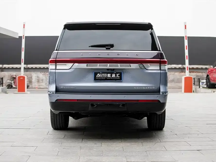 Lincoln Navigator One 2023 из CN, фото 4