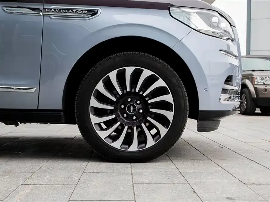 Lincoln Navigator One 2023 из CN, фото 5