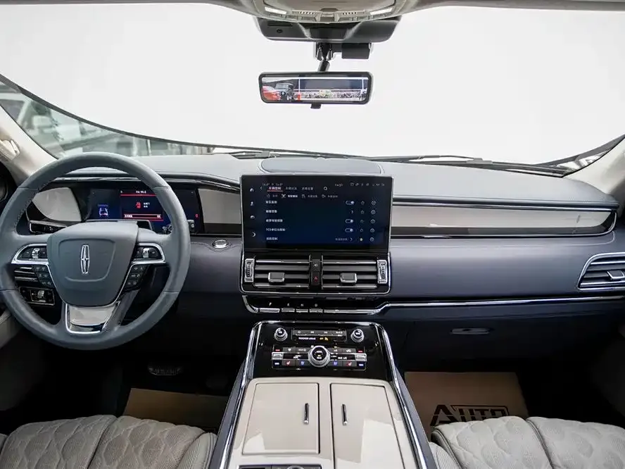 Lincoln Navigator One 2023 из CN, фото 6