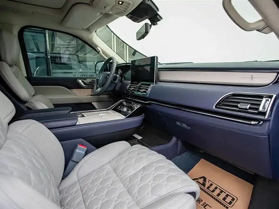 Lincoln Navigator One 2023 из CN, фото 8