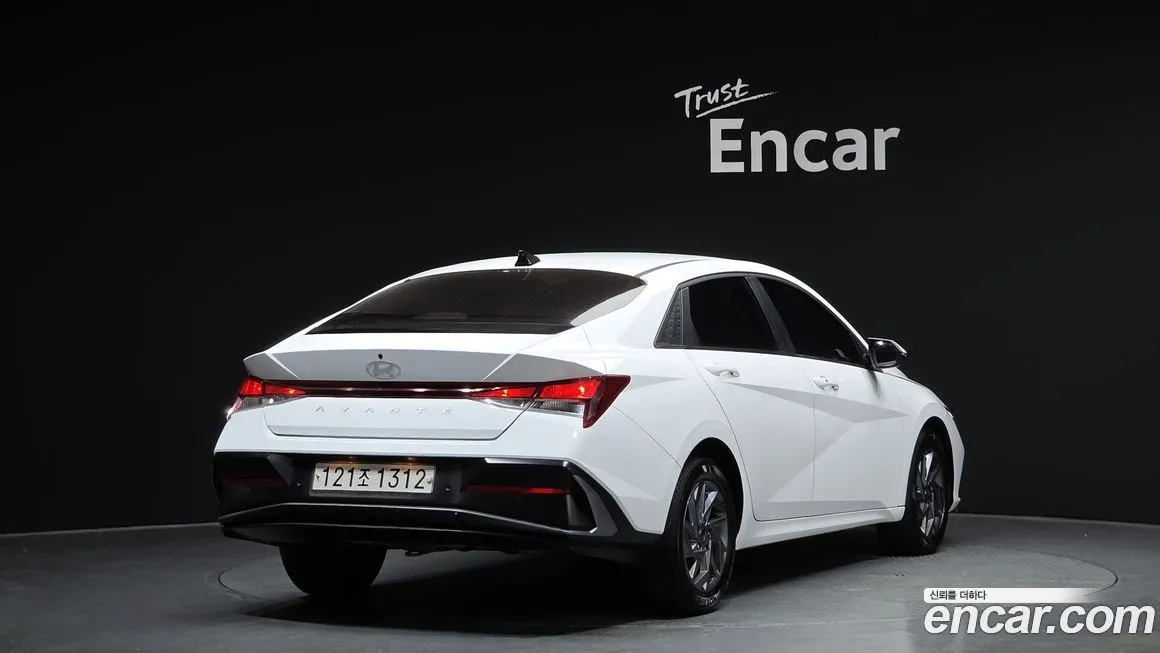 Hyundai AVANTE 2024 из KR, фото 2