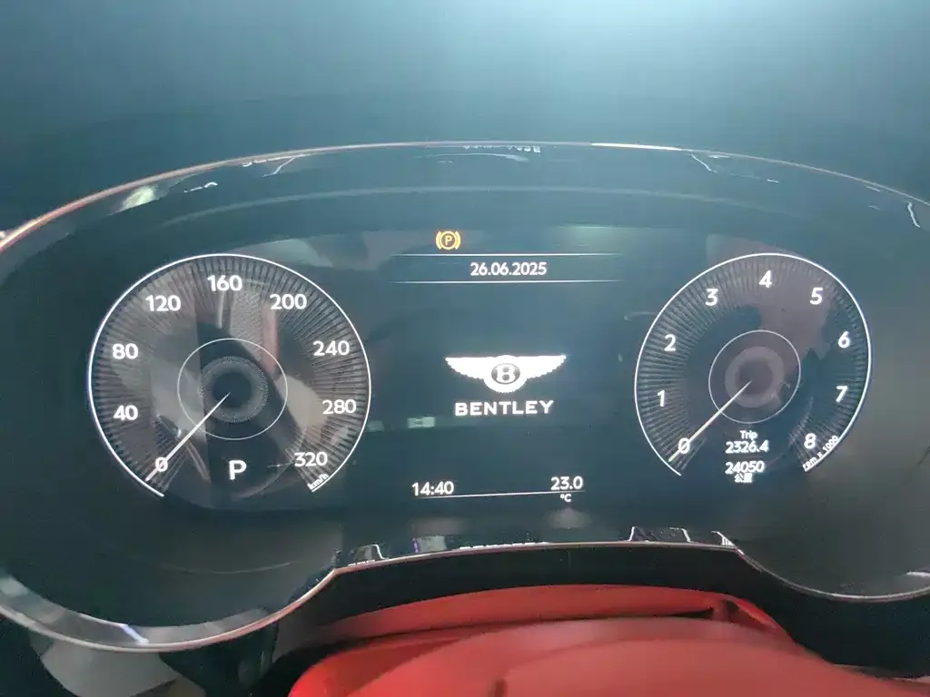Bentley Bentayga 2022 из CN, фото 10