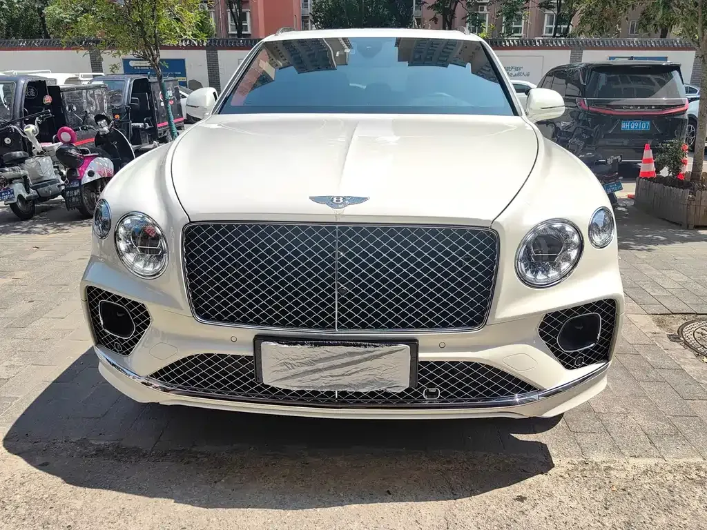 Bentley Bentayga 2022 из CN, фото 2