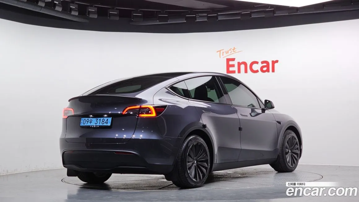 Tesla Model Y — фото 2