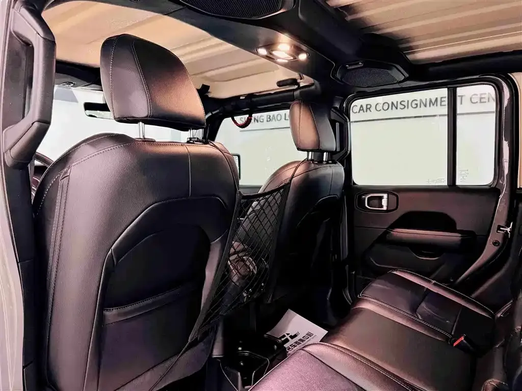 Jeep Gladiator 2023 из CN, фото 10