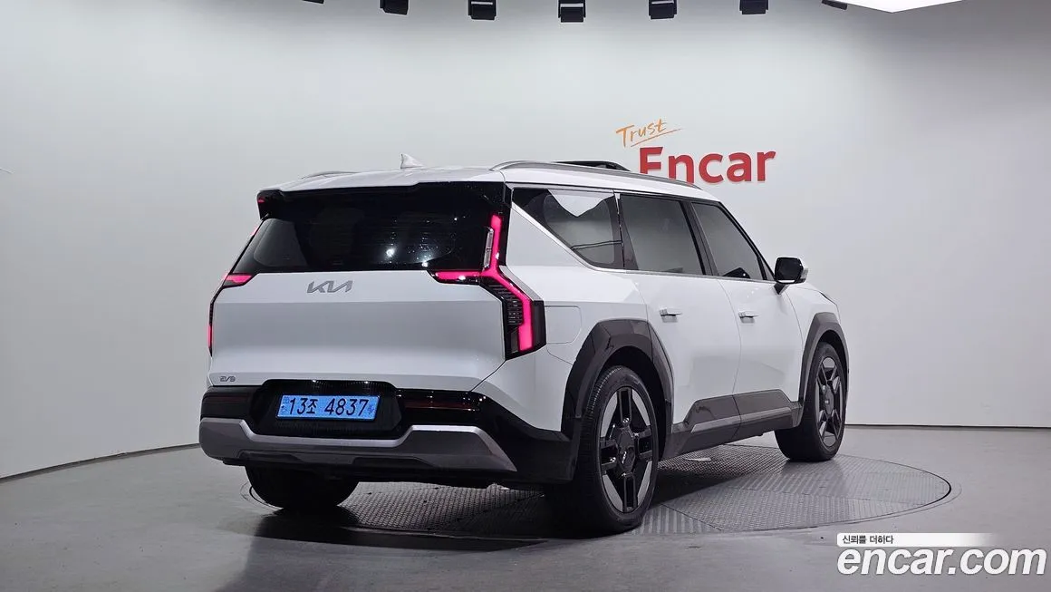 Kia EV9 2024 из KR, фото 2