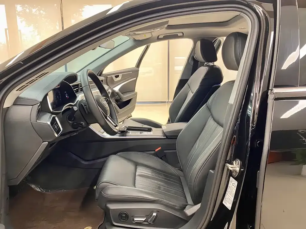 Audi A6L 2023 из CN, фото 5