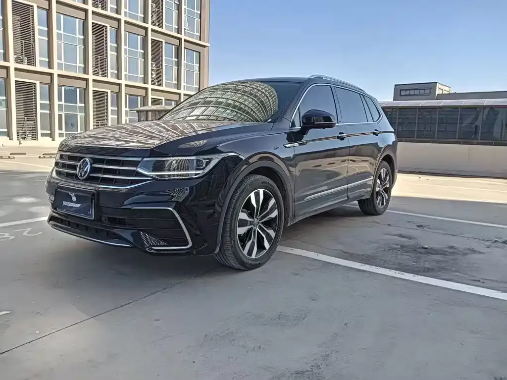 Volkswagen Tiguan L 2023 из CN, фото 1