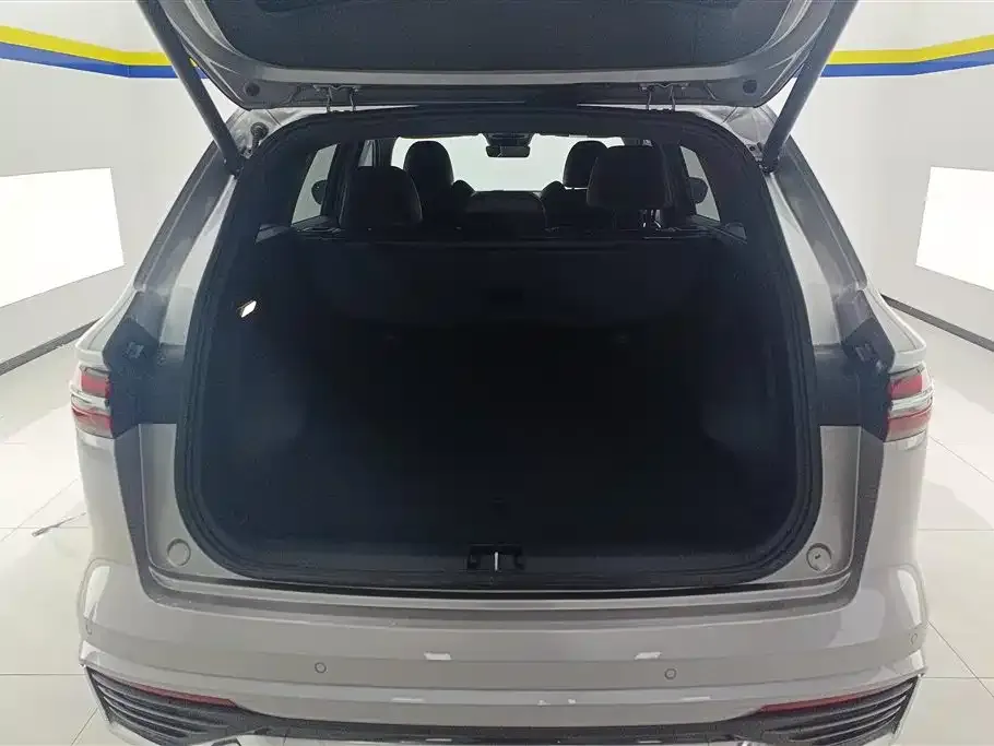 Geely Xingyue L 2023 из CN, фото 4
