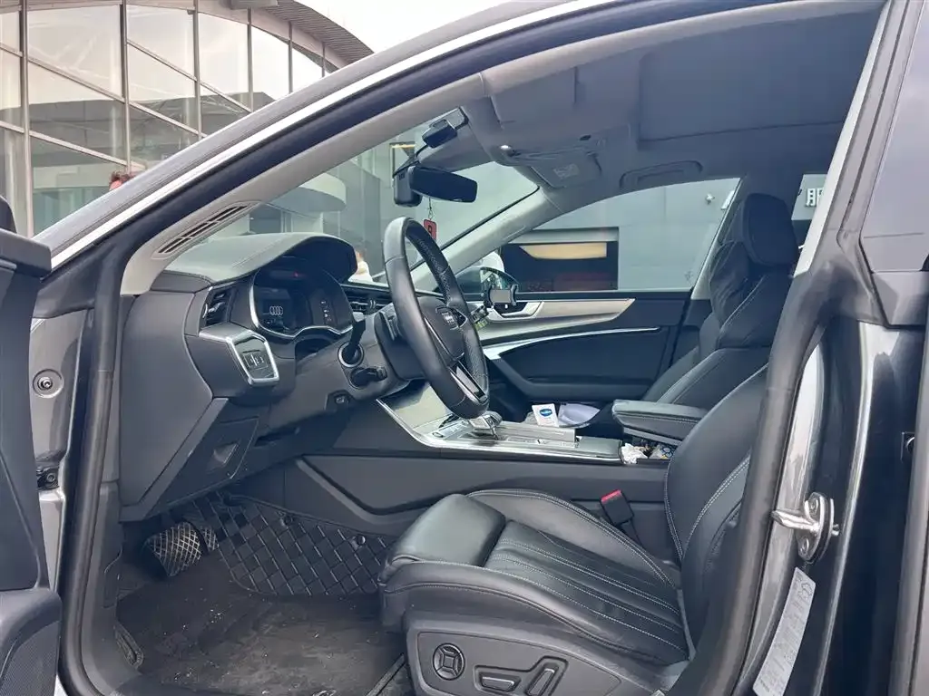Audi A7 2024 из CN, фото 8
