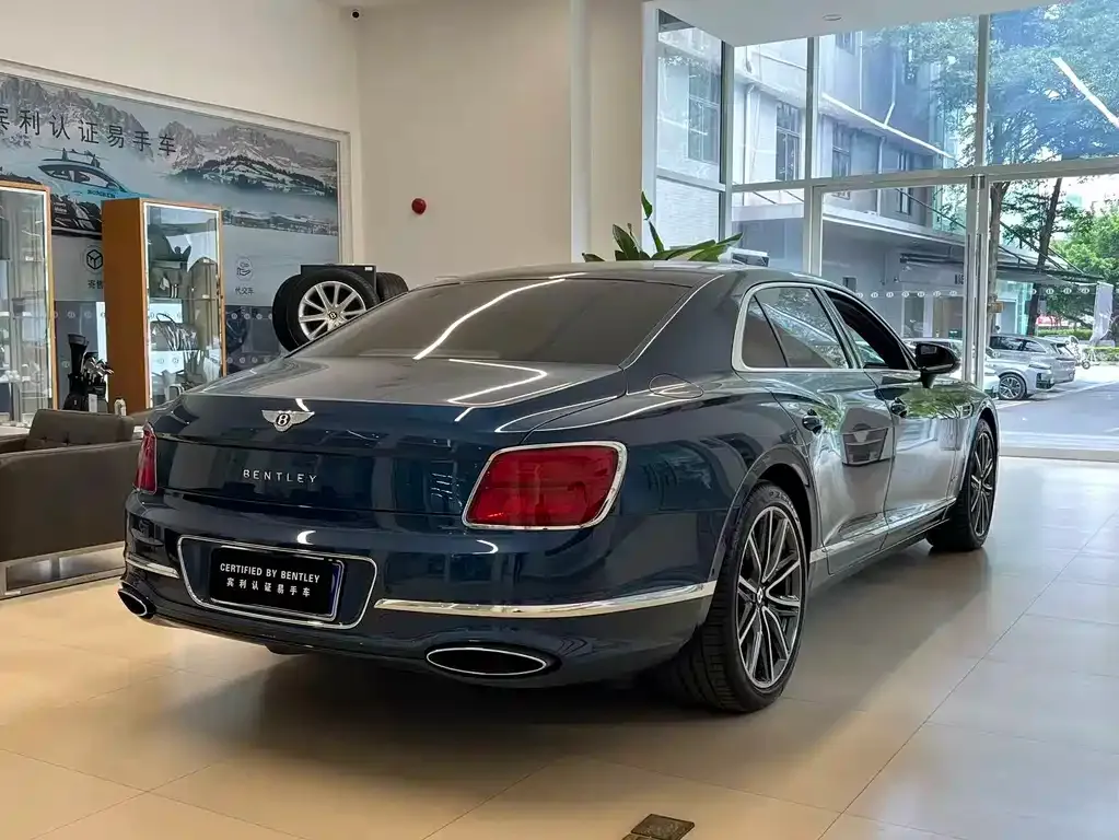 Bentley Flying Spur 2022 из CN, фото 6