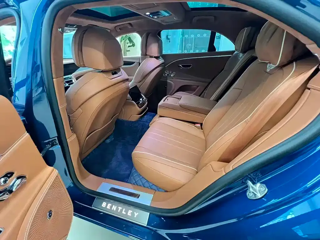 Bentley Flying Spur 2022 из CN, фото 9