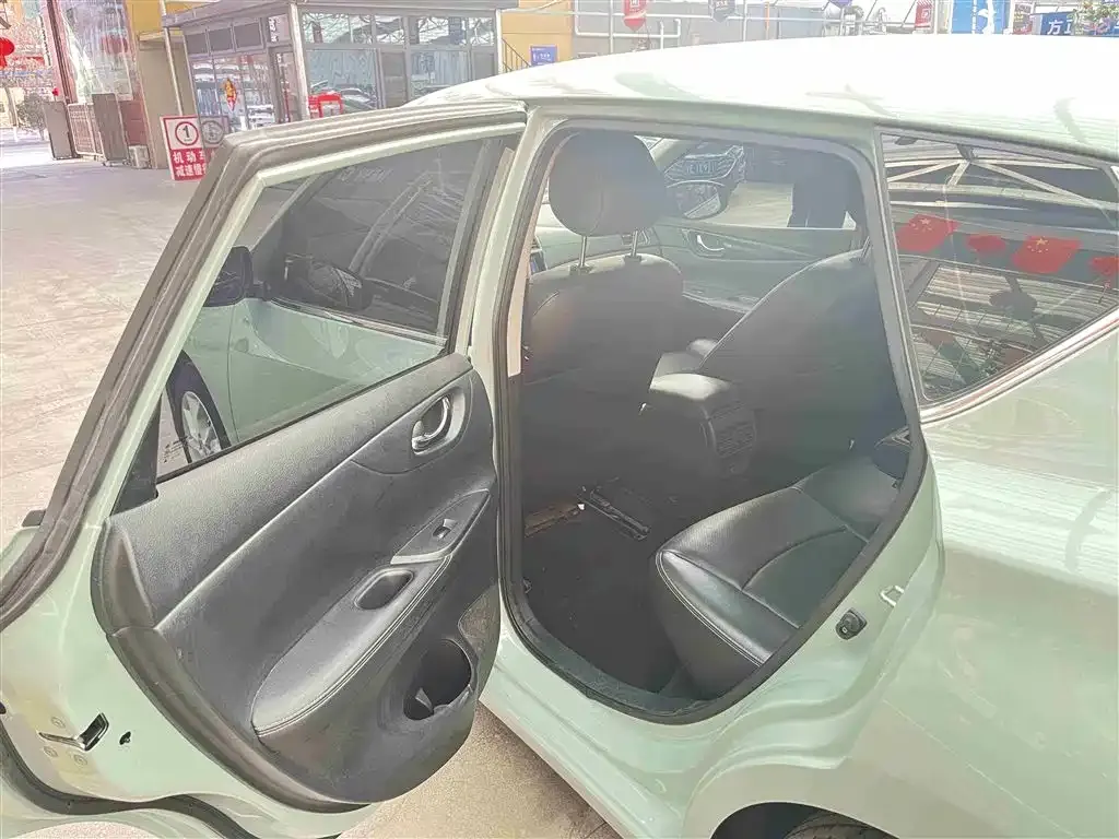 Nissan Tiida 2023 из CN, фото 8