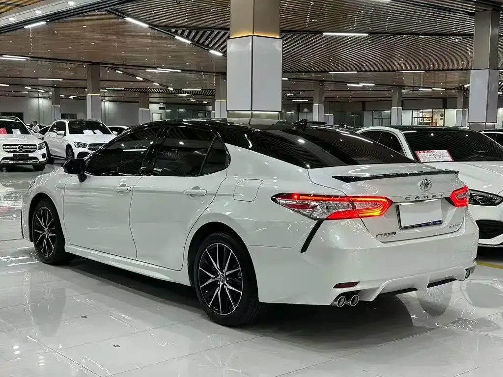 Toyota Camry 2022 из CN, фото 4