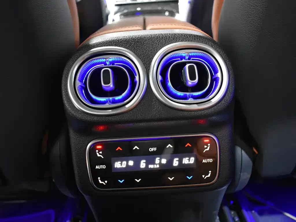 Mercedes-Benz GLC 2024 из CN, фото 8