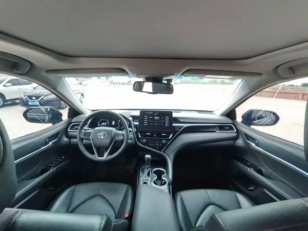 Toyota Camry 2023 из CN, фото 5