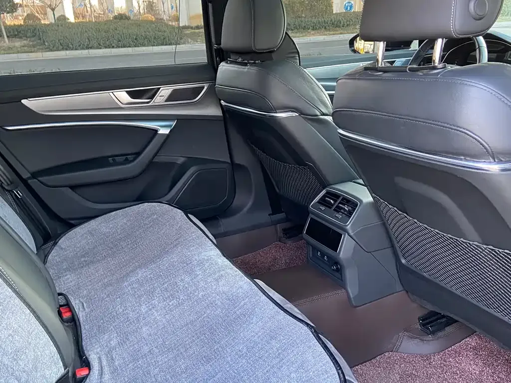 Audi A6L 2023 из CN, фото 7