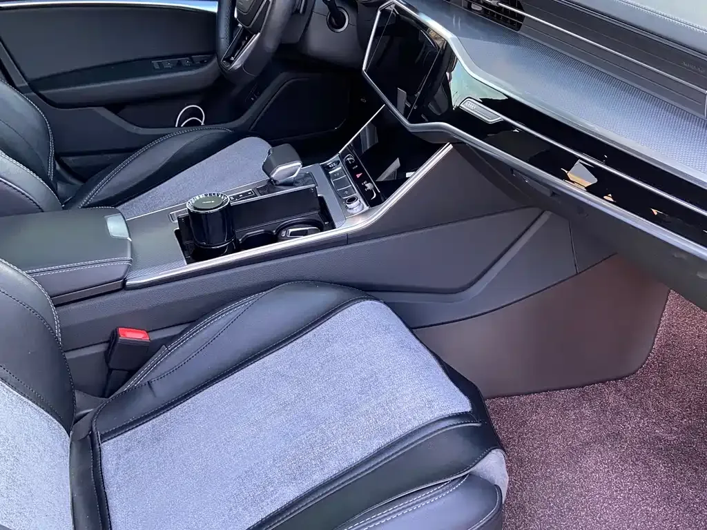Audi A6L 2023 из CN, фото 8
