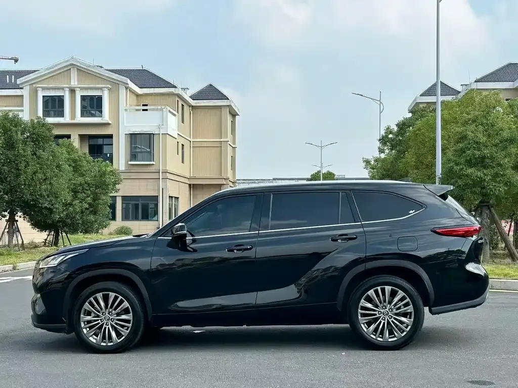 Toyota Highlander 2023 из CN, фото 5