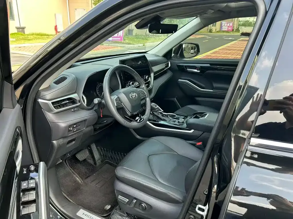 Toyota Highlander 2023 из CN, фото 7